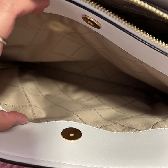 SOLD!!! Basically Brand NWOT Michael Kors Handbag & Wallet bundle - Picture 5 of 16